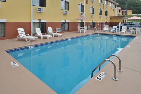 Econo Lodge Cartersville-Emerson Lake Point Hotel in Cartersville
