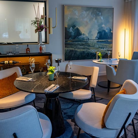 Bar/lounge