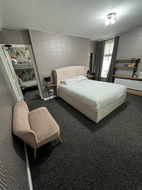 Vinnie's Hotel  Hotel in Blackpool