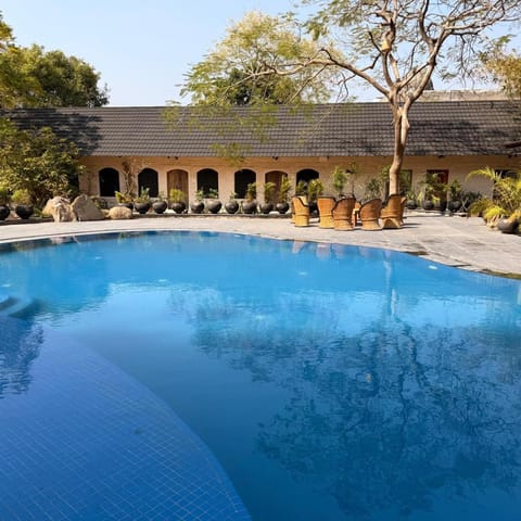 Swimming pool