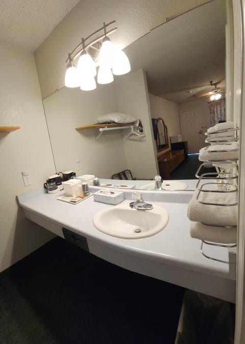 Formosa Inn Hotel in Fresno