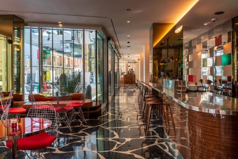 Bar/lounge