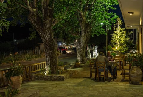 Neos Omalos Hotel in Crete