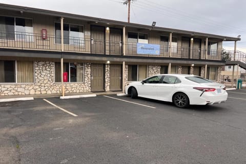 Anchor Bay Inn by Winchester Bay Hotel in Oregon