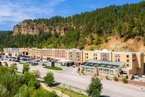 DoubleTree by Hilton Deadwood at Cadillac Jack's Hotel in Deadwood