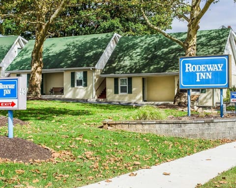 Rodeway Inn and Suites Hershey Chocolate Avenue Hotel in Hershey