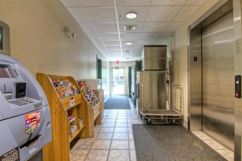 Econo Lodge Menomonie Hotel in Menomonie