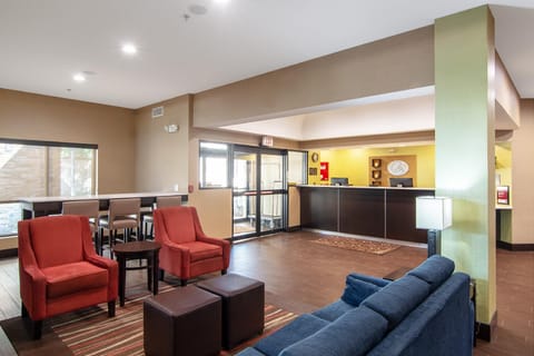 Comfort Suites NW Dallas Near Love Field Hotel in Irving