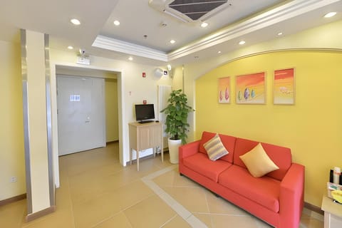 Home Inn Beijing Dinghui Bridge Wuluju Metro Station Hotel in Beijing