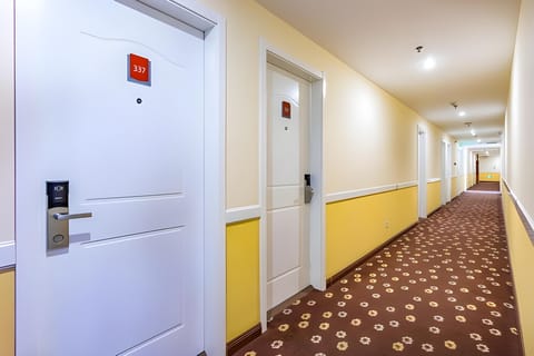 Home Inn Beijing Beiqing Road Aerospace City Hotel in Beijing