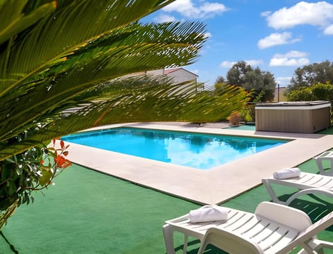 Kristal Paris Resort Apartment hotel in Novalja