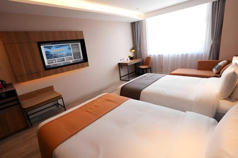 Home Inn Plus Beijing Universal Resort Songzhuang Hotel in Tianjin