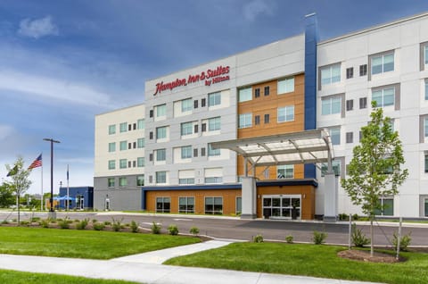 Hampton Inn & Suites by Hilton Louisville East Oxmoor Hotel in Saint Matthews