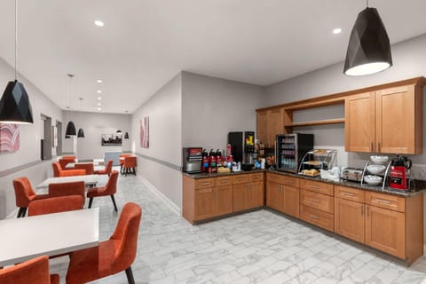 Ramada by Wyndham Kenner/New Orleans Airport South Hotel in Kenner