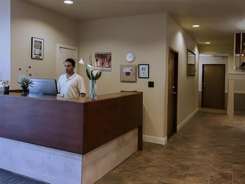 Boulder Twin Lakes Inn Hotel in Boulder