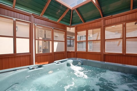 Boulder Twin Lakes Inn Hotel in Boulder