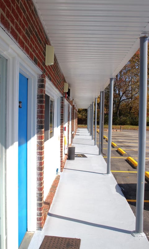 Volunteer Inn at Church Hill Inn in Cherokee Reservoir