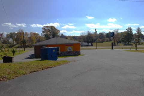 Volunteer Inn at Church Hill Inn in Cherokee Reservoir