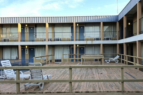 Castle Inn & Suites by OYO Lawton Hotel in Lawton