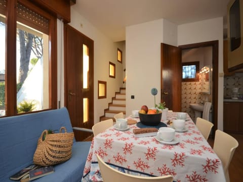 Enjoy your vacation in a peaceful and quiet villa with garden Resort in Bibione