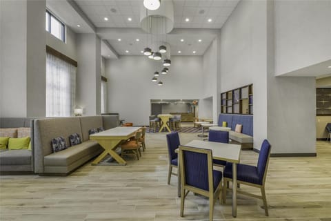 Hampton Inn & Suites by Hilton  Decatur Hotel in Decatur