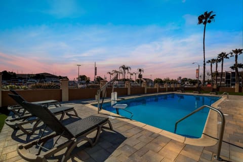 Comfort Inn San Diego Airport At The Harbor Hotel in Point Loma