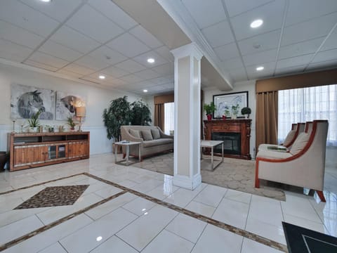 Red Lion Inn and Suites Auburn Hotel in Auburn