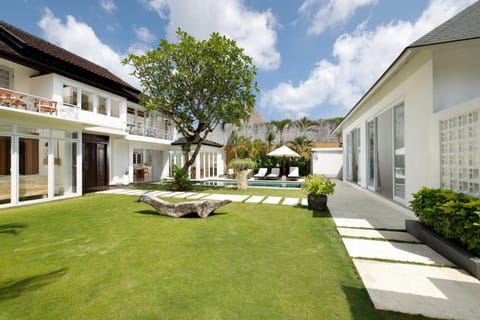 Villa Swarna Seminyak by Nakula Hotel in Kuta