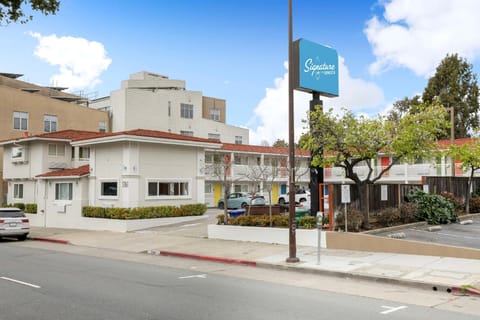 Signature Inn Berkeley Hotel in Berkeley