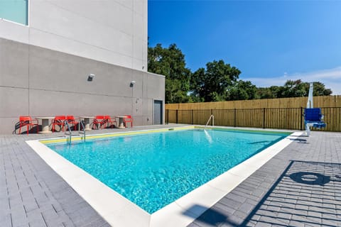 Tru by Hilton Pensacola I-10 North Davis Highway Hotel in Pensacola