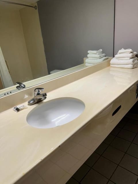 Lawrenceville Inn Motel in Lawrenceville