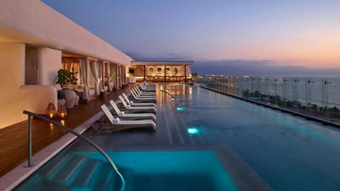 Poolside bar