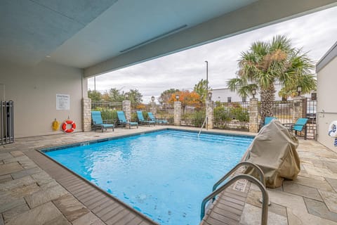 Holiday Inn Express & Suites College Station Hotel in College Station