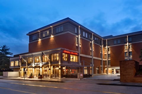 Hampton Inn & Suites Clayton/St. Louis-Galleria Area Hotel in Clayton