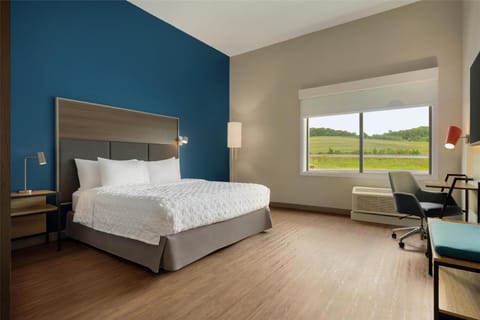 Tru by Hilton West Bristol TN Hotel in Bristol