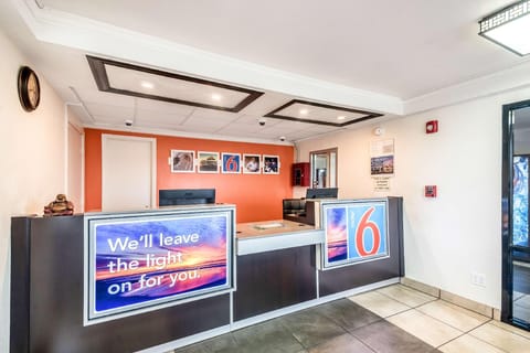 Motel 6 Anniston, AL Hotel in Anniston