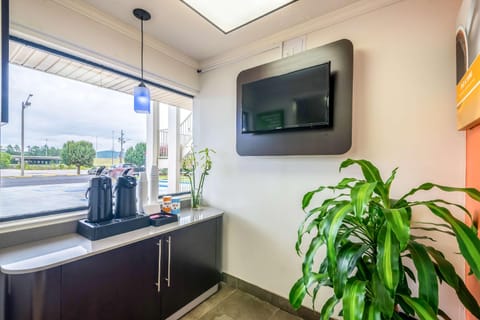 Motel 6 Anniston, AL Hotel in Anniston