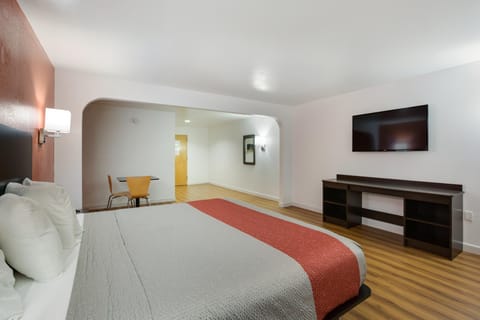 Motel 6 Suwanee, GA - Gwinnett Center Hotel in Suwanee