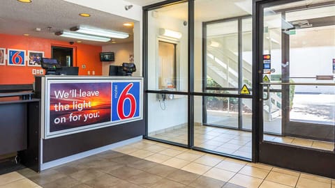 Motel 6 Tucker, GA - Atlanta Northeast Hotel in Tucker