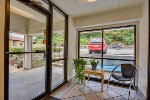 Motel 6 Birmingham, AL Hotel in Homewood