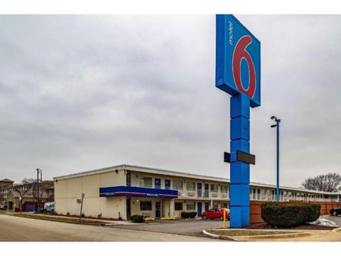 Motel 6 Joliet, IL - I-80 Hotel in Joliet