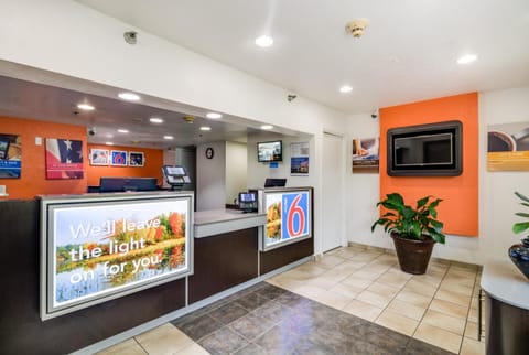 Motel 6 Rolling Meadows, IL - Chicago Northwest Hotel in Rolling Meadows