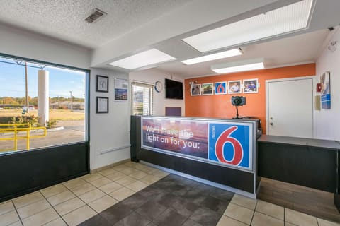 Motel 6 Dothan, AL Hotel in Dothan