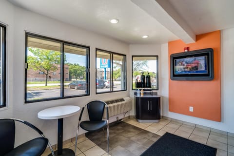 Motel 6 Schiller Park, IL - Chicago O'Hare Hotel in Schiller Park