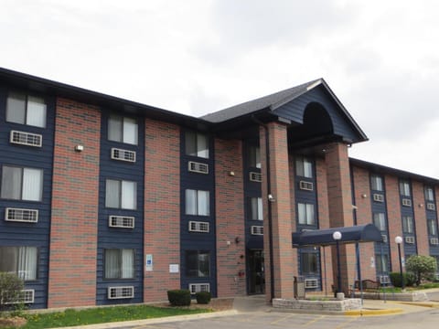 Motel 6 Elk Grove Village, IL - O'Hare Hotel in Des Plaines