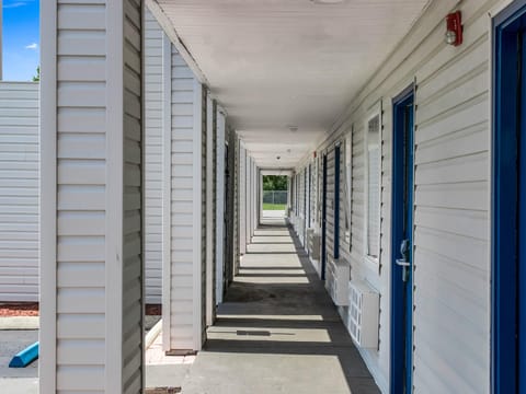 Motel 6 Greenville, SC - I-85 Near Downtown Hotel in Greenville