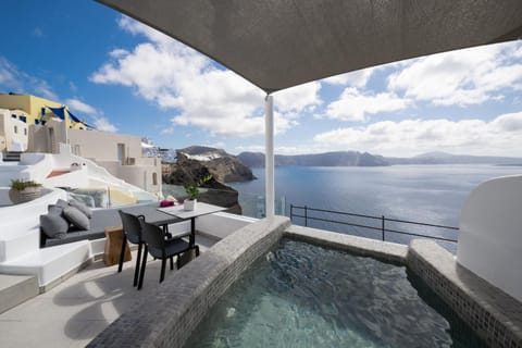 Virginia's Cave Villas Resort in Oia