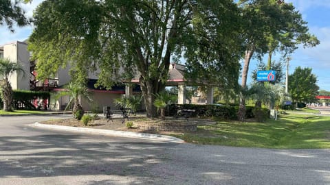 Motel 6 Summerville, SC – Charleston Hotel in Summerville