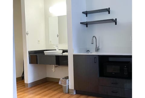 Studio 6  Indianapolis, IN – Southport Hotel in Perry Township