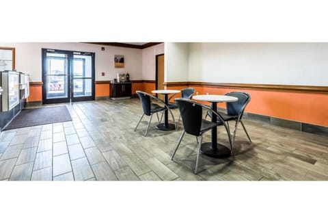 Studio 6  Indianapolis, IN – Southport Hotel in Perry Township